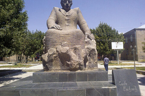 Համո Սահյանի հուշարձանը Սիսիանում Համո Սահյանի հուշարձանը Սիսիանում